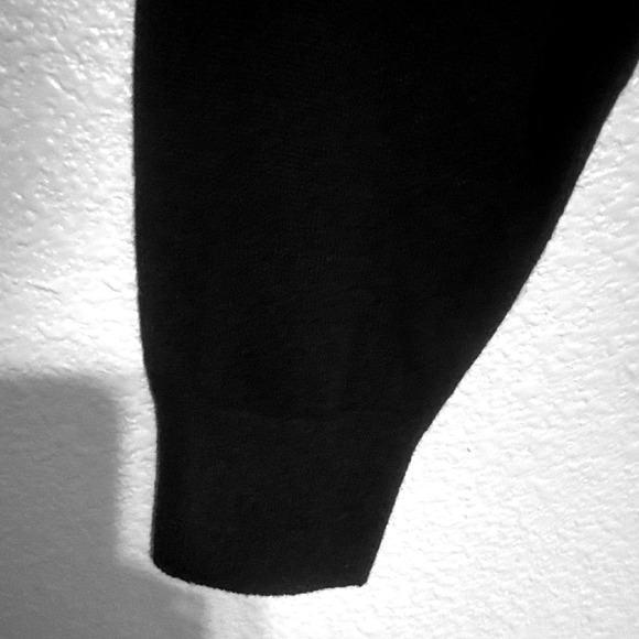 Lands End 100% Cashmere Black V Neck Sweater Women's XL 18-20 Quite Luxury - Picture 4 of 8